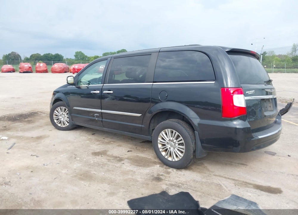 2016 CHRYSLER TOWN & COUNTRY TOURING-L ANNIVERSARY EDITION VIN: 2C4RC1CG6GR111228