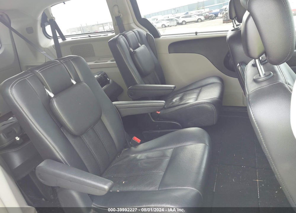 2016 CHRYSLER TOWN & COUNTRY TOURING-L ANNIVERSARY EDITION VIN: 2C4RC1CG6GR111228