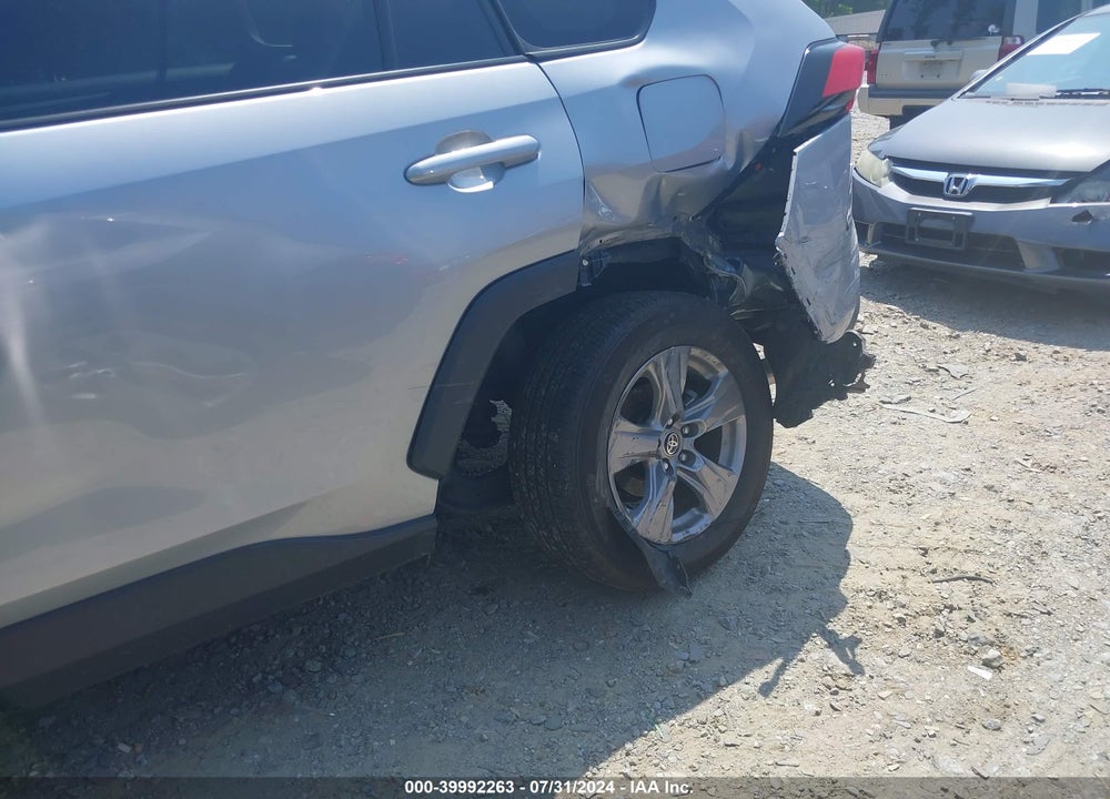 2024 TOYOTA RAV4 XLE VIN: 2T3W1RFV7RW308063