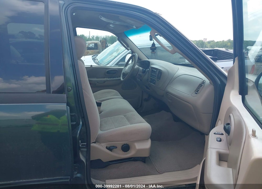 2002 FORD F-150 LARIAT/XLT VIN: 1FTRW08L82KE31584