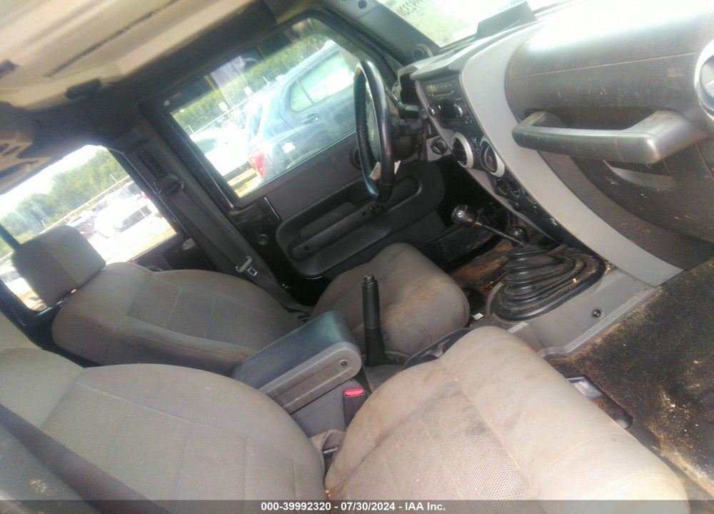 2008 JEEP WRANGLER UNLIMITED SAHARA VIN: 1J4GA591X8L635445