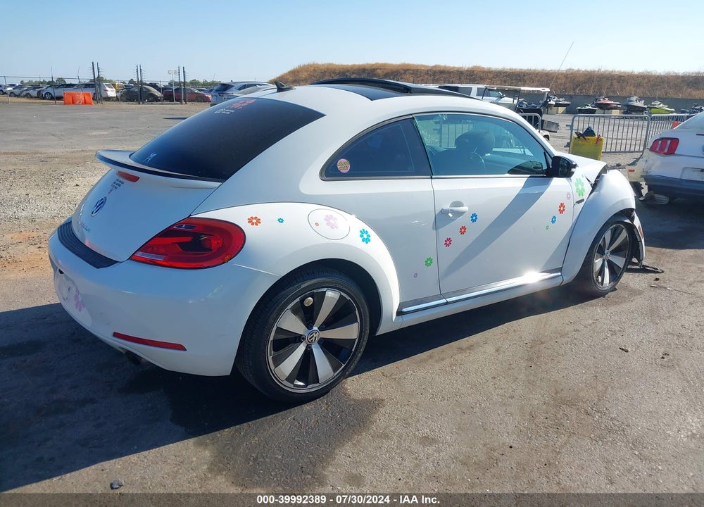 2012 VOLKSWAGEN BEETLE 2.0T TURBO VIN: 3VWVA7AT0CM654824