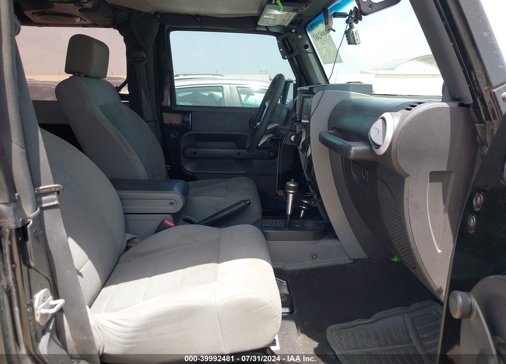 2008 JEEP WRANGLER SAHARA VIN: 1J4FA54158L565176