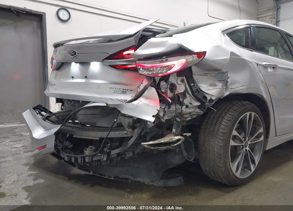 2019 FORD FUSION TITANIUM VIN: 3FA6P0D99KR182773