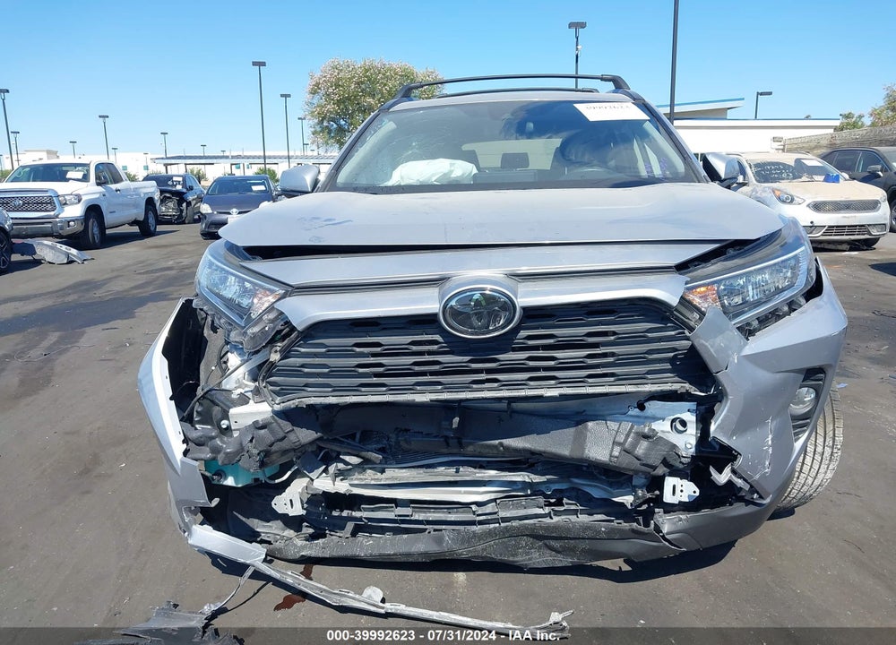 2019 TOYOTA RAV4 XLE VIN: JTMW1RFV3KD508196