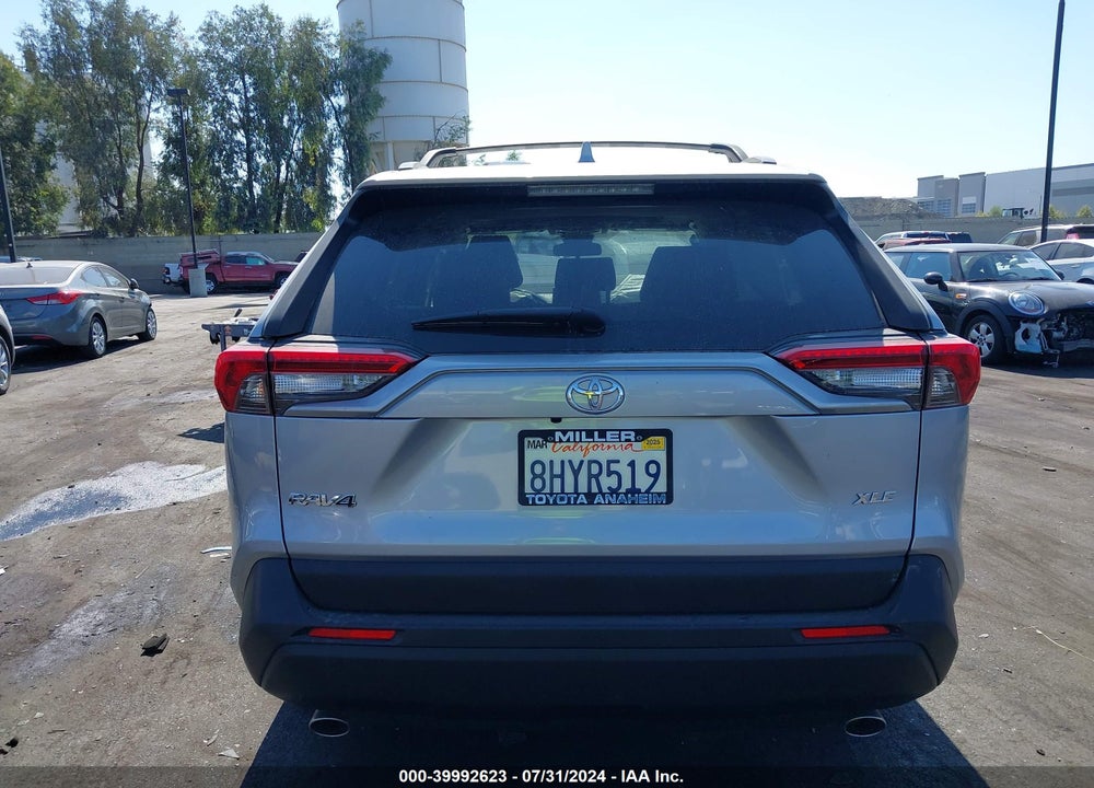 2019 TOYOTA RAV4 XLE VIN: JTMW1RFV3KD508196