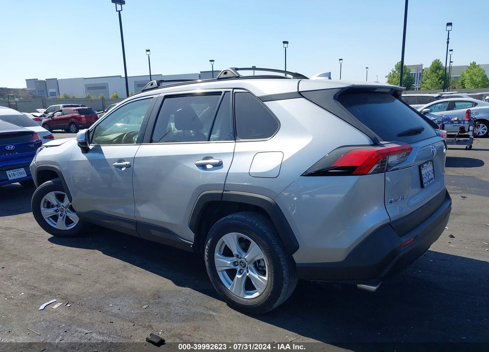 2019 TOYOTA RAV4 XLE VIN: JTMW1RFV3KD508196