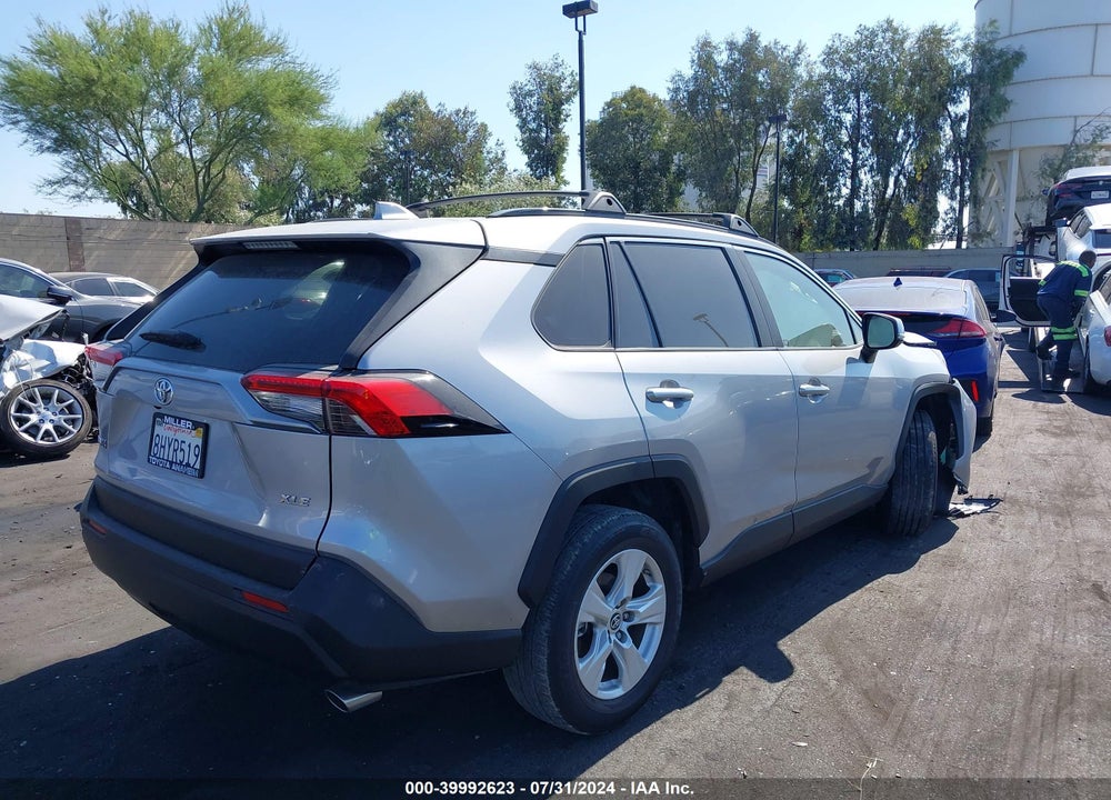 2019 TOYOTA RAV4 XLE VIN: JTMW1RFV3KD508196