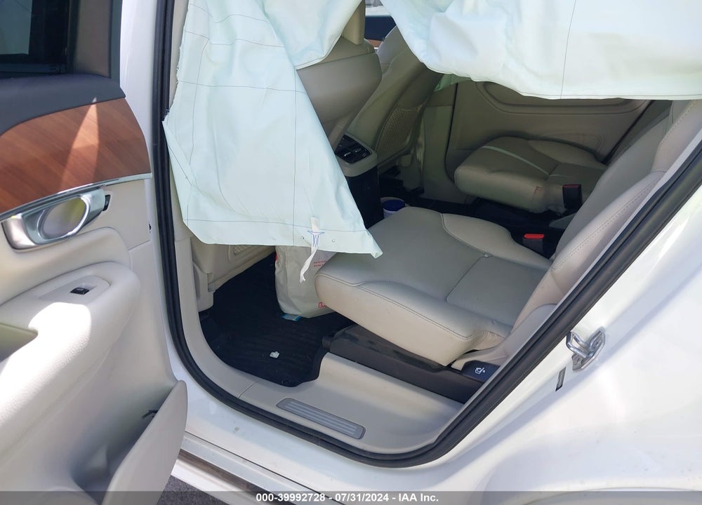2022 VOLVO XC90 RECHARGE PLUG-IN HYBRID T8 INSCRIPTION EXPRESSION 6 PASSENGER VIN: YV4BR00Z0N1809459