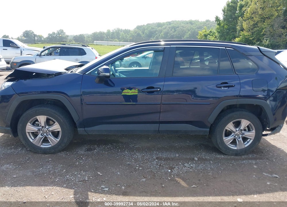 2022 TOYOTA RAV4 XLE VIN: 2T3P1RFV8NW302271