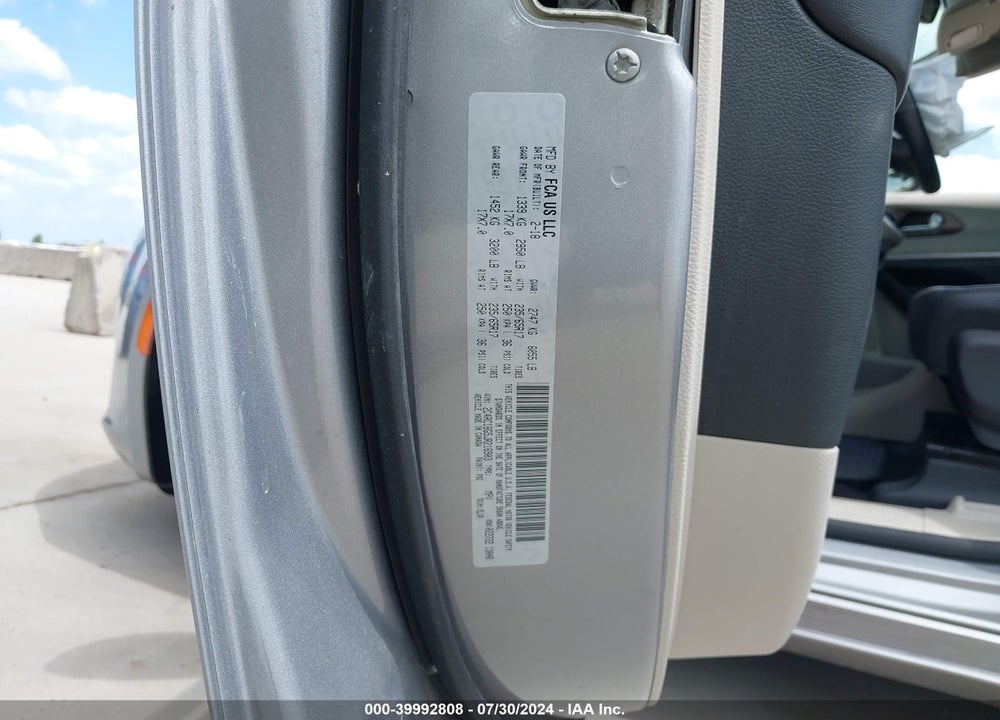 2018 CHRYSLER PACIFICA TOURING L VIN: 2C4RC1BG5JR216903