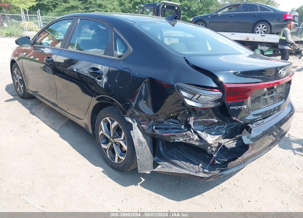 2019 KIA FORTE LXS VIN: 3KPF24AD3KE102495