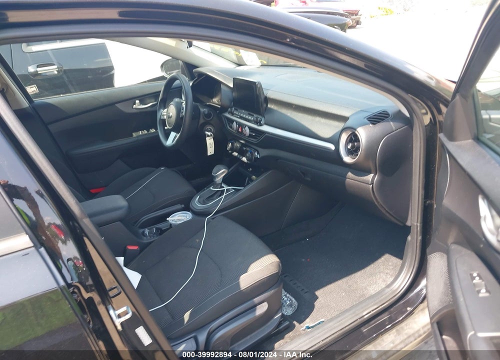 2019 KIA FORTE LXS VIN: 3KPF24AD3KE102495