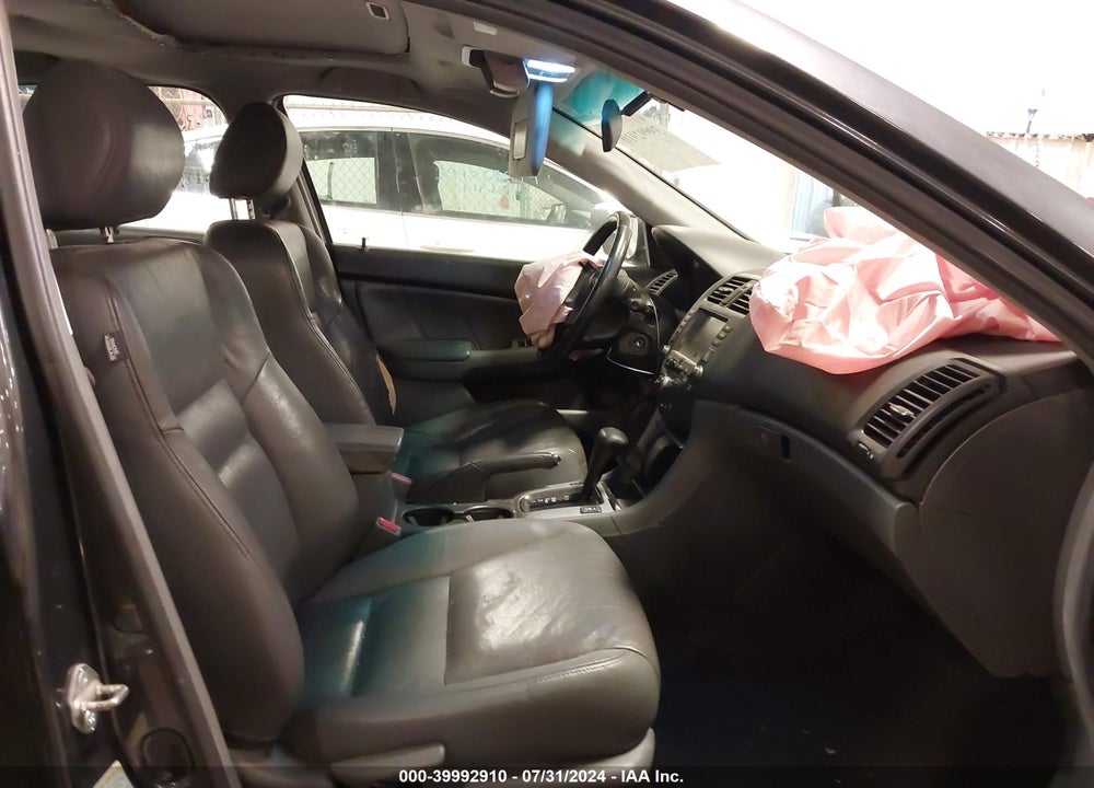2004 HONDA ACCORD 2.4 EX VIN: 1HGCM567X4A097566