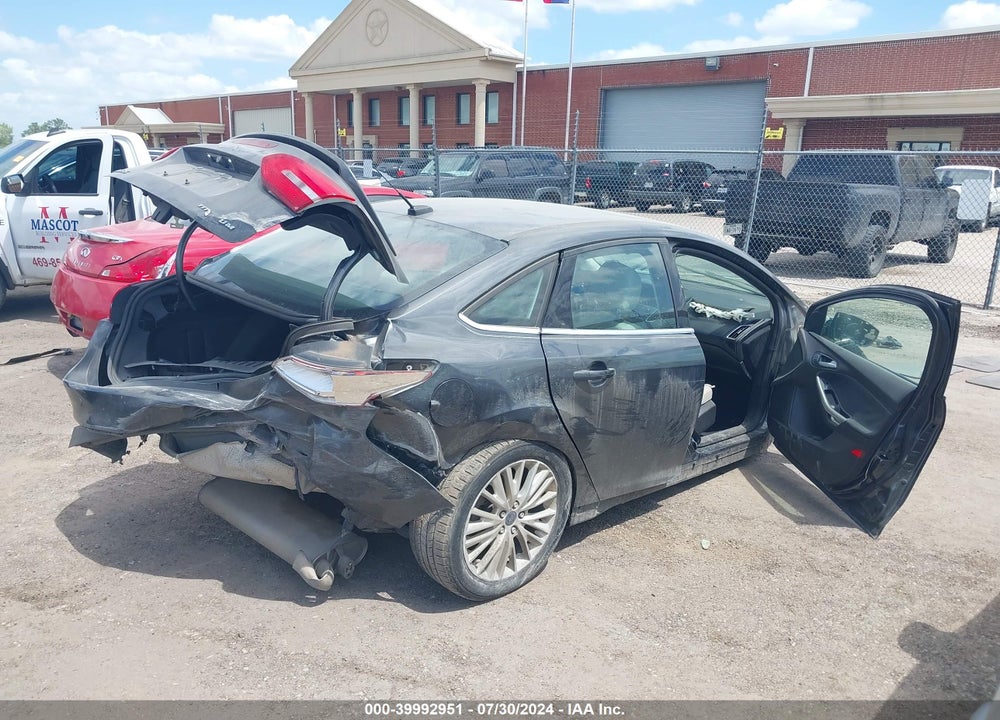 2017 FORD FOCUS TITANIUM VIN: 1FADP3J26HL272633