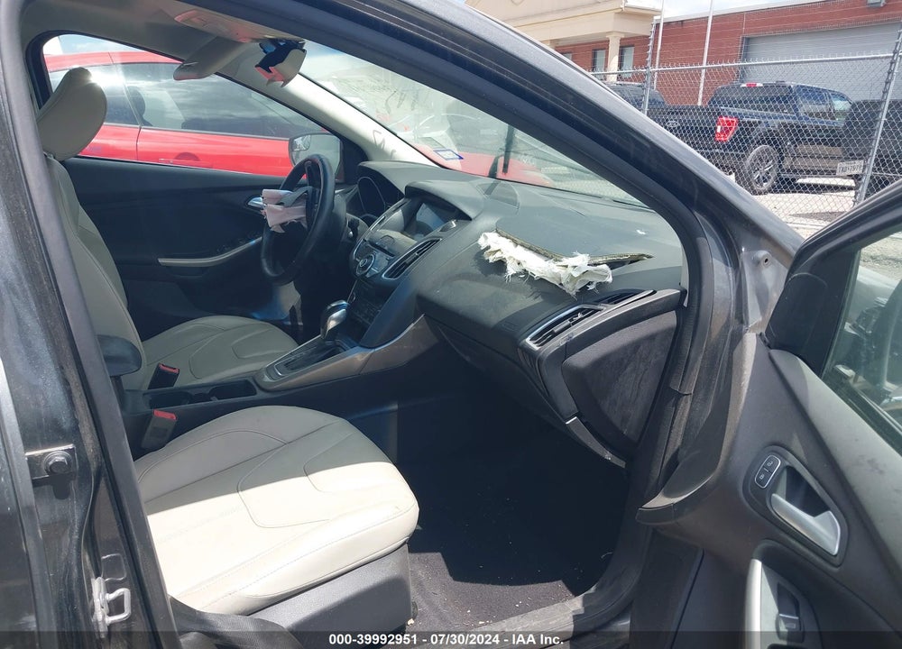 2017 FORD FOCUS TITANIUM VIN: 1FADP3J26HL272633
