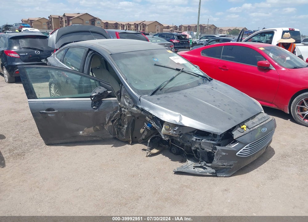 2017 FORD FOCUS TITANIUM VIN: 1FADP3J26HL272633