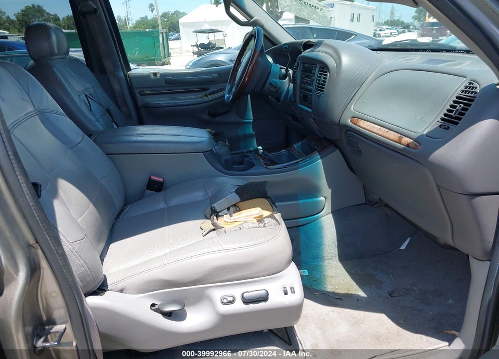 2001 LINCOLN NAVIGATOR VIN: 5LMFU28R91LJ19137