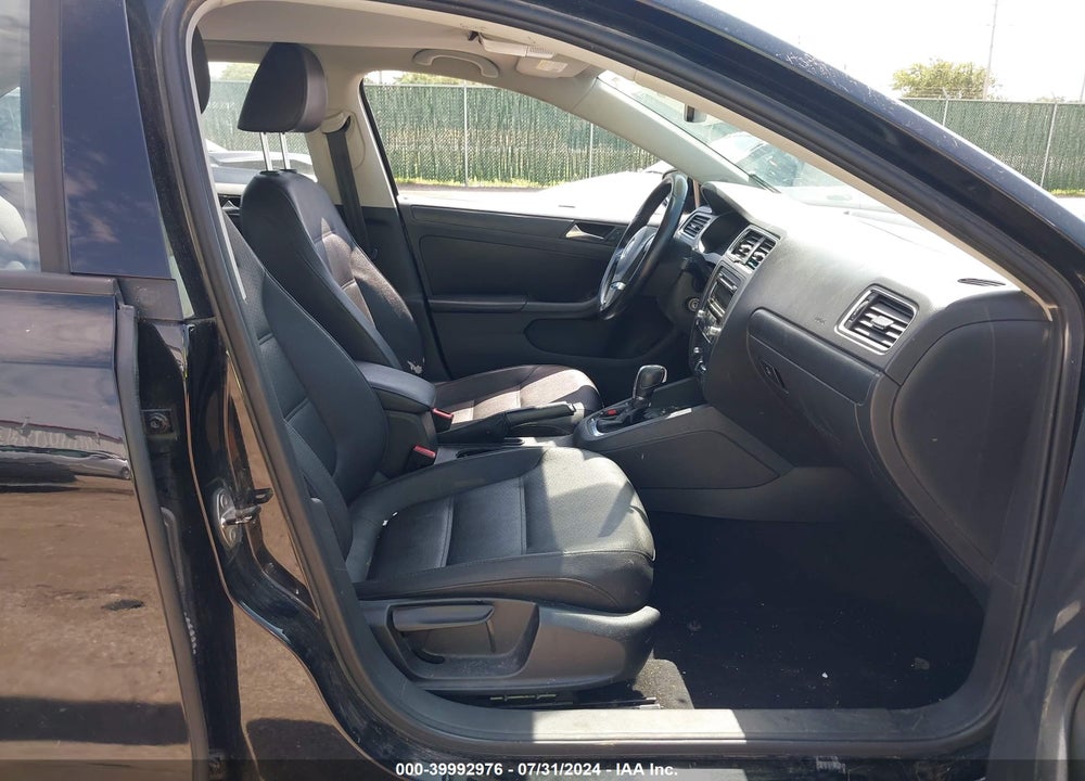 2012 VOLKSWAGEN JETTA 2.5L SE VIN: 3VWDX7AJ1CM308936