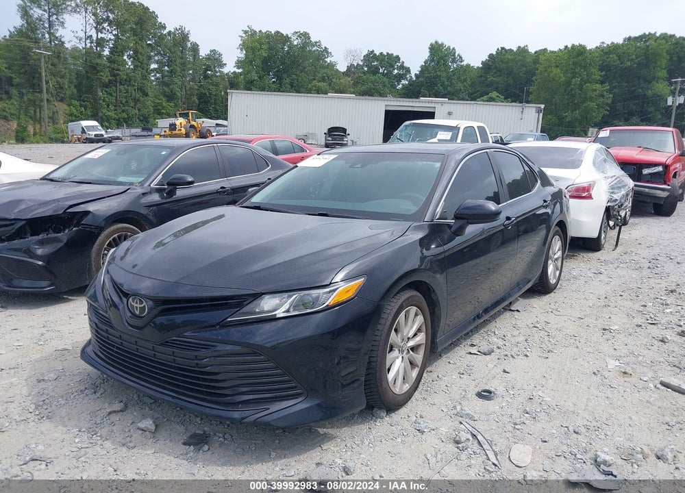 2018 TOYOTA CAMRY LE VIN: 4T1B11HK7JU522020