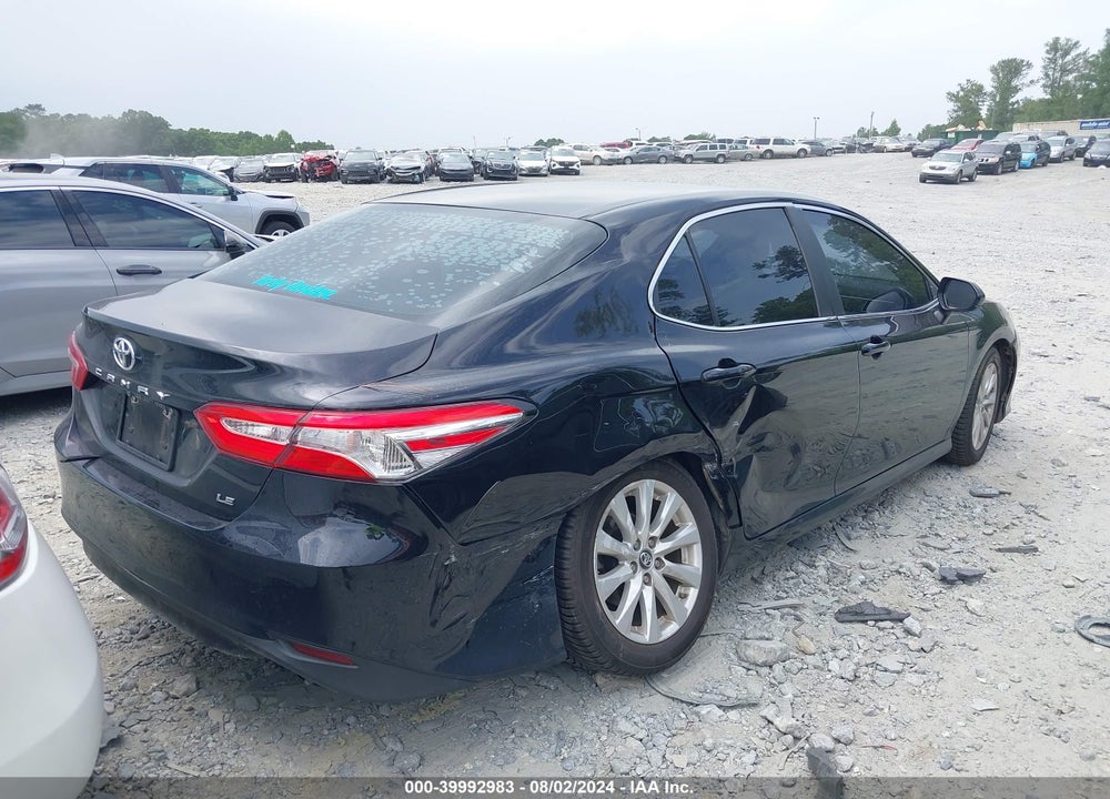 2018 TOYOTA CAMRY LE VIN: 4T1B11HK7JU522020
