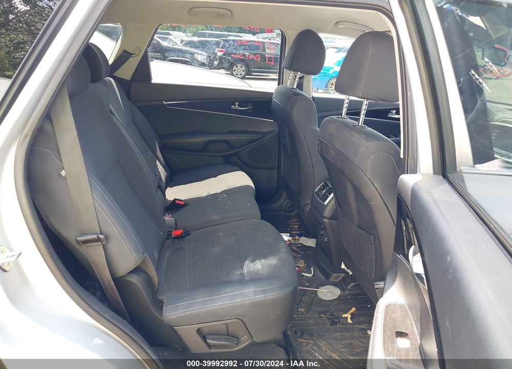 2019 KIA SORENTO 3.3L LX VIN: 5XYPGDA50KG570119