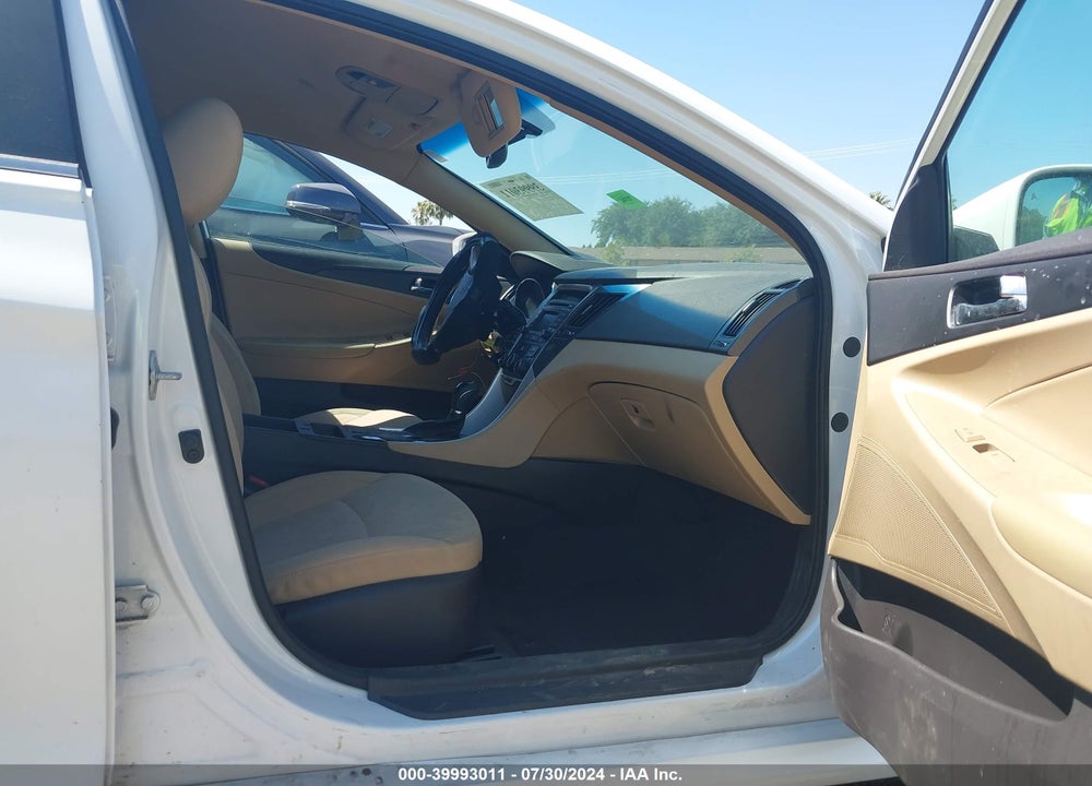2014 HYUNDAI SONATA GLS VIN: 5NPEB4AC5EH865900