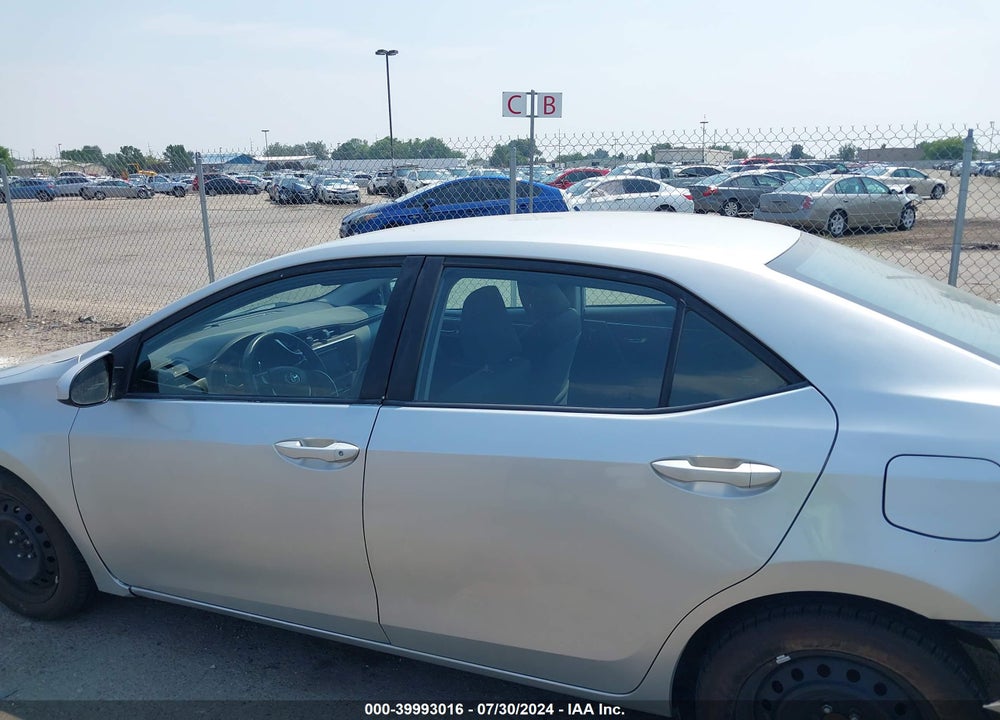 2018 TOYOTA COROLLA LE VIN: 2T1BURHE6JC123262