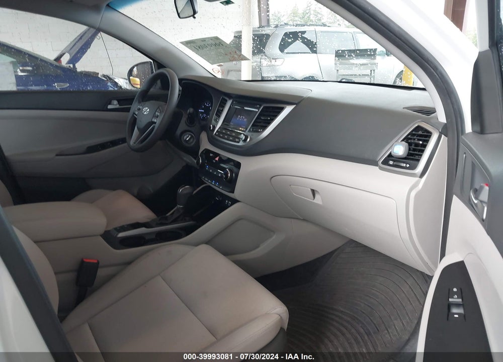 2017 HYUNDAI TUCSON VIN: KM8J23A40HU560411