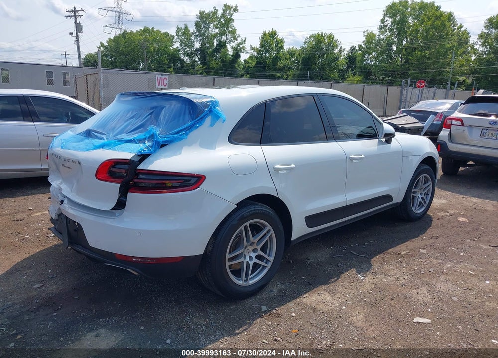2017 PORSCHE MACAN VIN: WP1AA2A58HLB01142