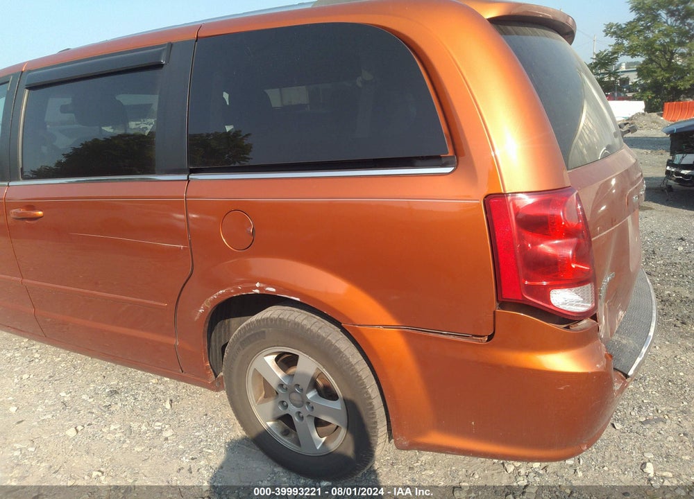 2011 DODGE GRAND CARAVAN CREW VIN: 2D4RN5DG5BR751247