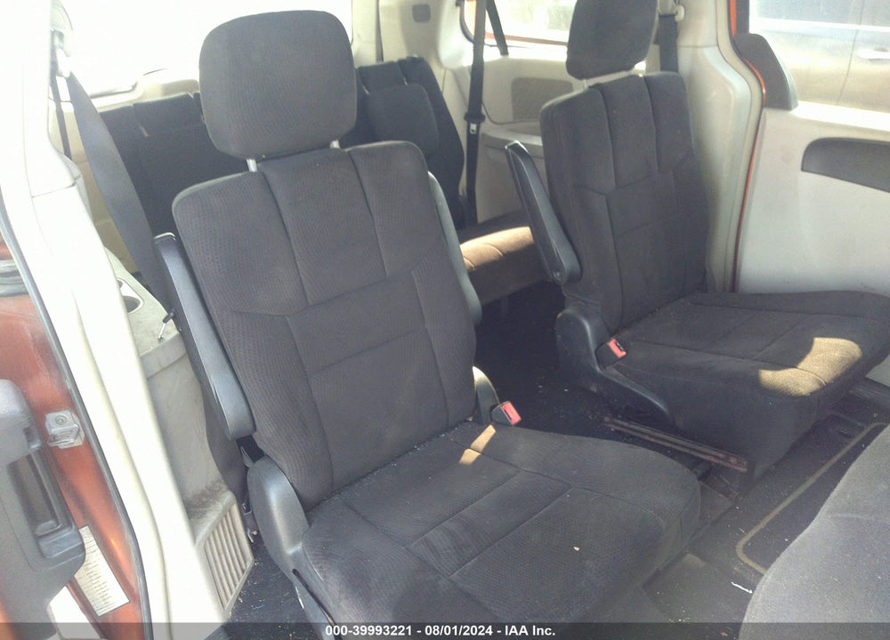 2011 DODGE GRAND CARAVAN CREW VIN: 2D4RN5DG5BR751247