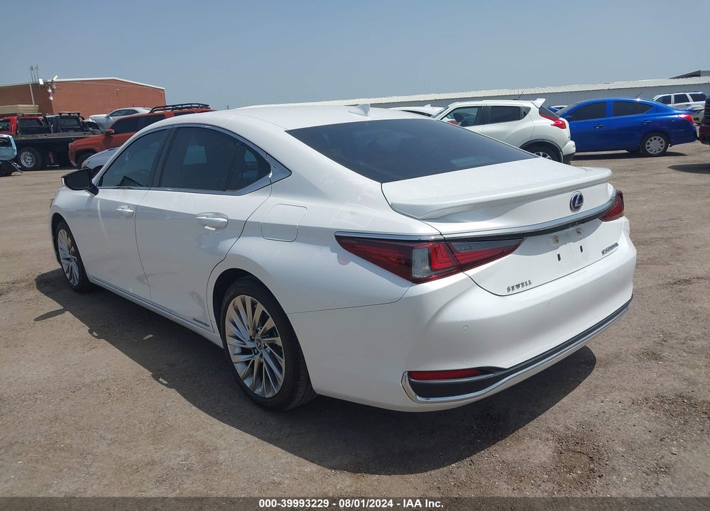 2022 LEXUS ES 300H ULTRA LUXURY VIN: 58AFA1C18NU017148