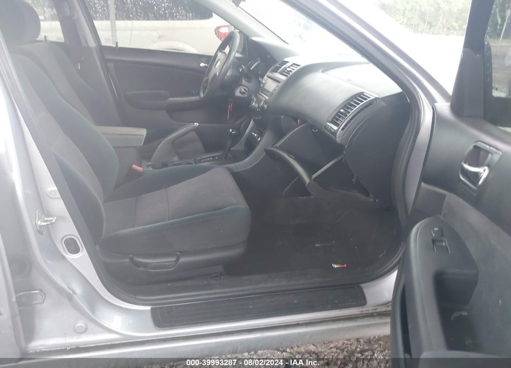 2004 HONDA ACCORD 2.4 LX VIN: 1HGCM56364A010243