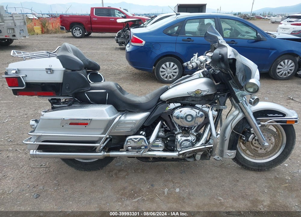 2003 HARLEY-DAVIDSON FLHTCUI ANNIVERSARY VIN: 1HD1FCW463Y633542