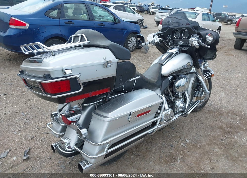 2003 HARLEY-DAVIDSON FLHTCUI ANNIVERSARY VIN: 1HD1FCW463Y633542