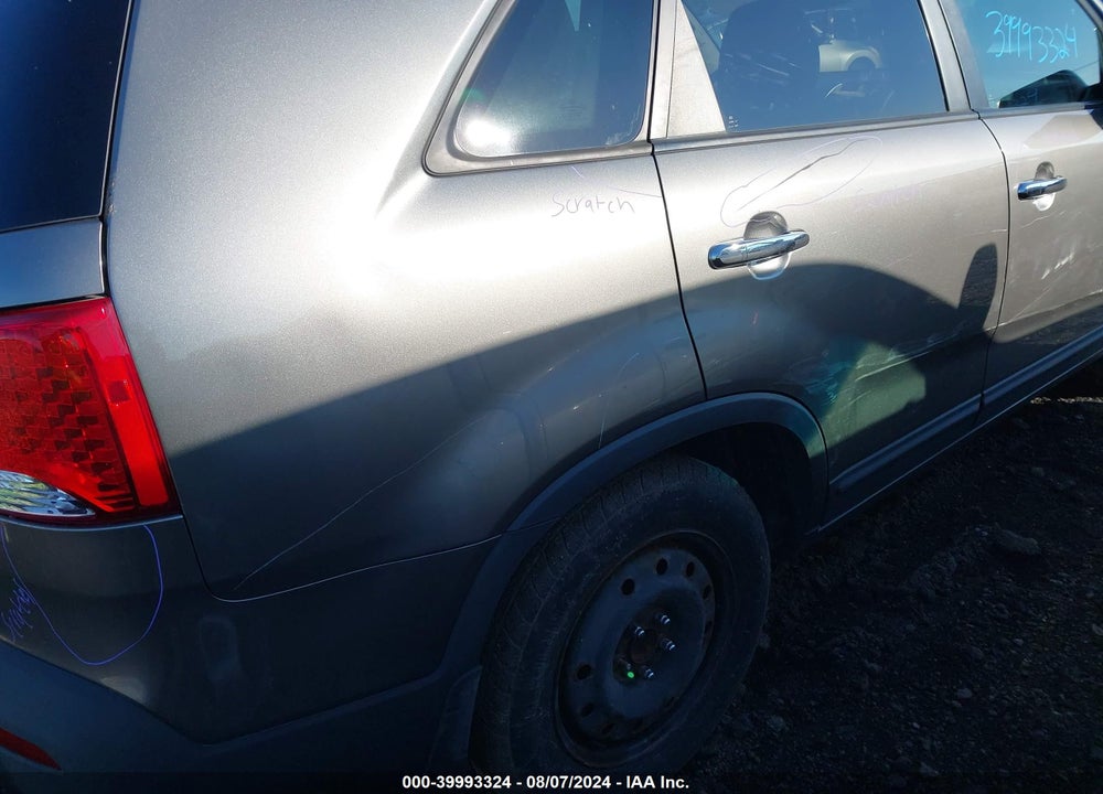 2011 KIA SORENTO LX VIN: 5XYKT3A19BG022214