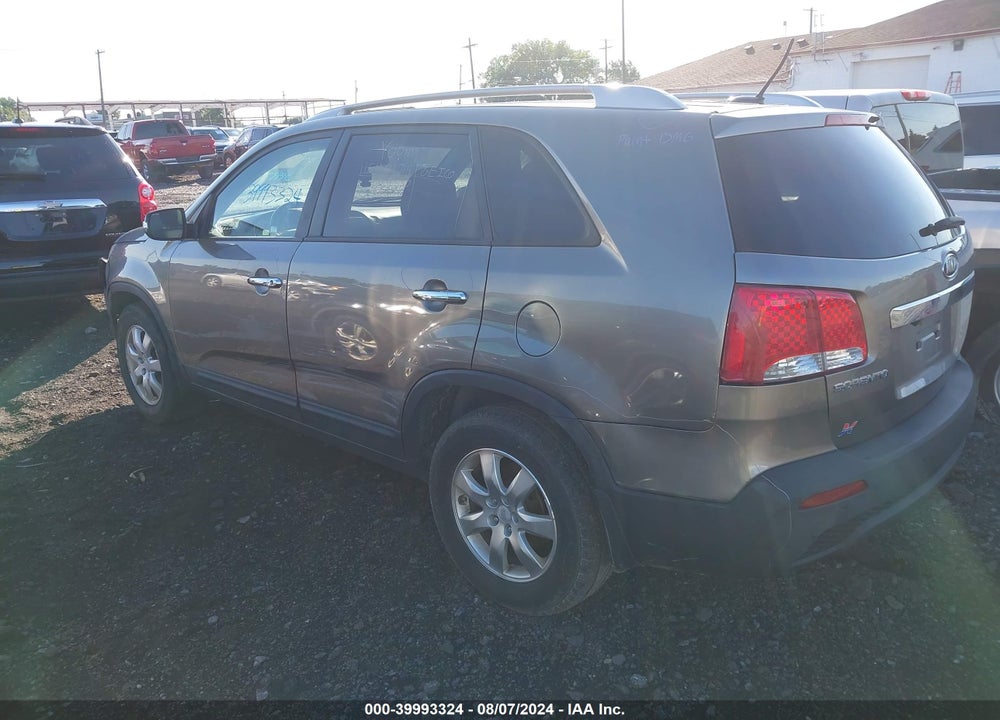 2011 KIA SORENTO LX VIN: 5XYKT3A19BG022214