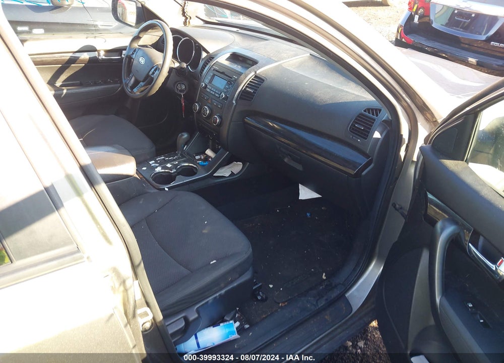 2011 KIA SORENTO LX VIN: 5XYKT3A19BG022214