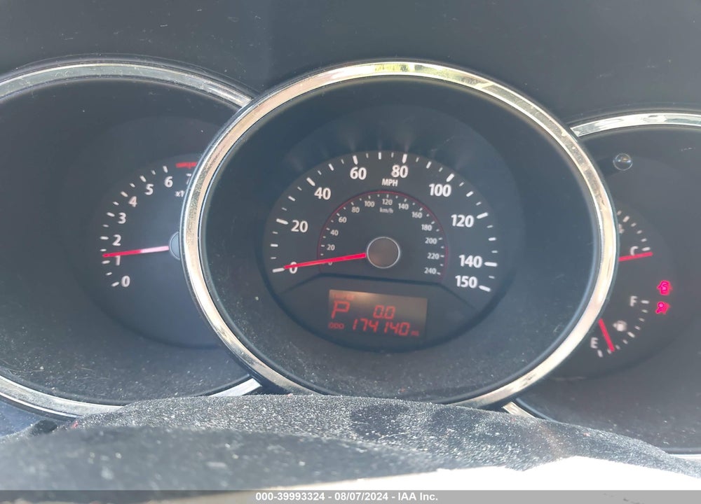 2011 KIA SORENTO LX VIN: 5XYKT3A19BG022214