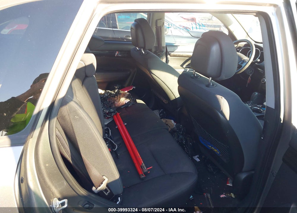 2011 KIA SORENTO LX VIN: 5XYKT3A19BG022214