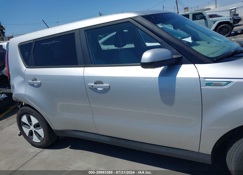 2016 KIA SOUL EV VIN: KNDJP3AE4G7011399