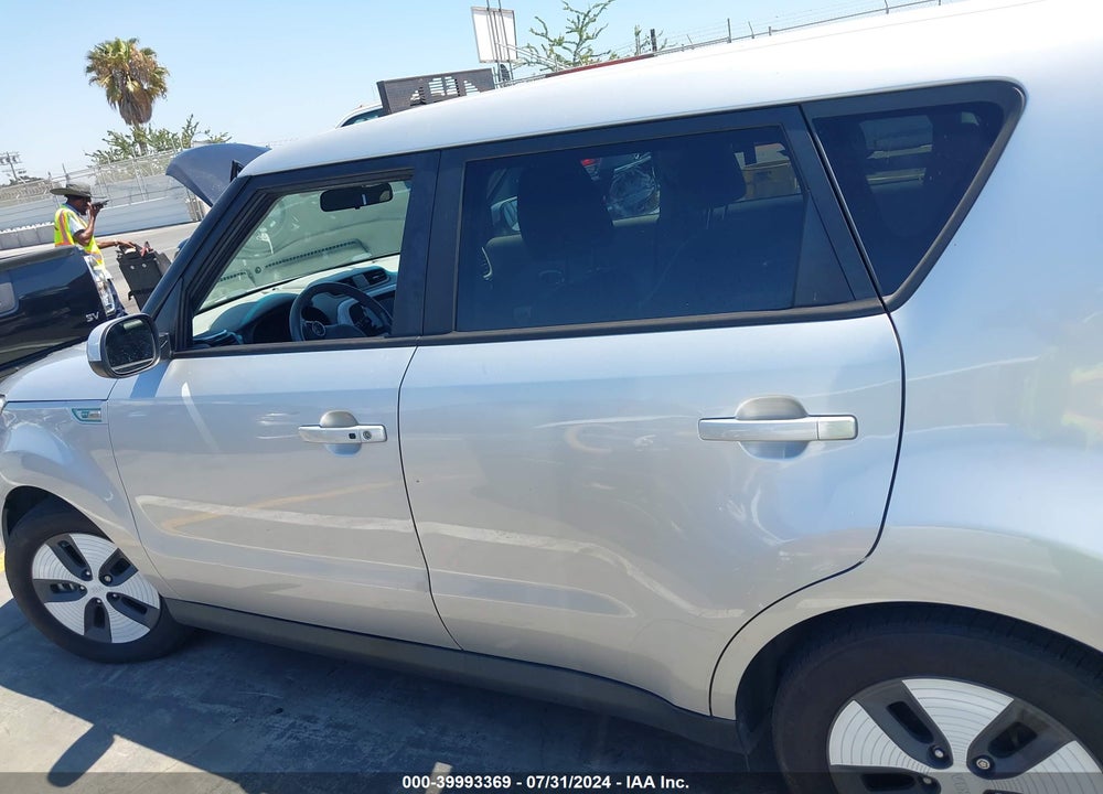 2016 KIA SOUL EV VIN: KNDJP3AE4G7011399