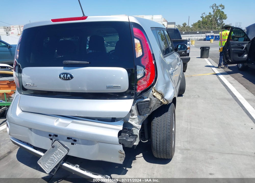 2016 KIA SOUL EV VIN: KNDJP3AE4G7011399