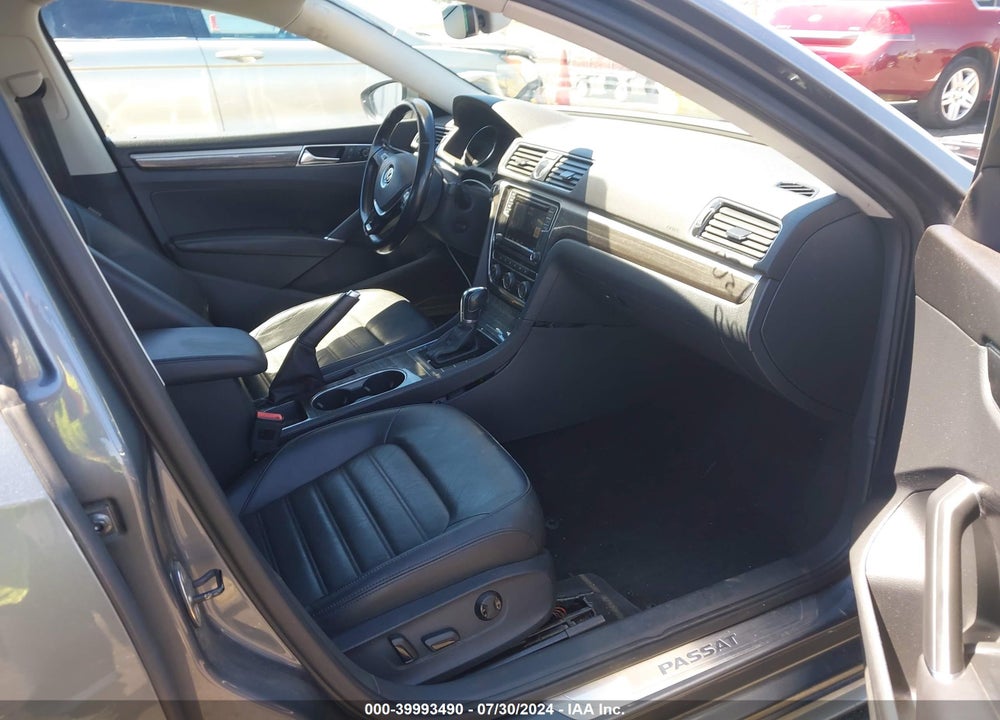 2017 VOLKSWAGEN PASSAT 1.8T SEL PREMIUM VIN: 1VWCT7A31HC018052