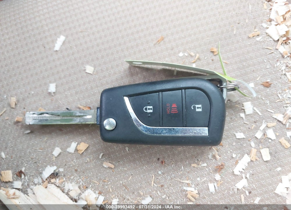 2019 TOYOTA RAV4 LE VIN: JTMF1RFV4KD503640