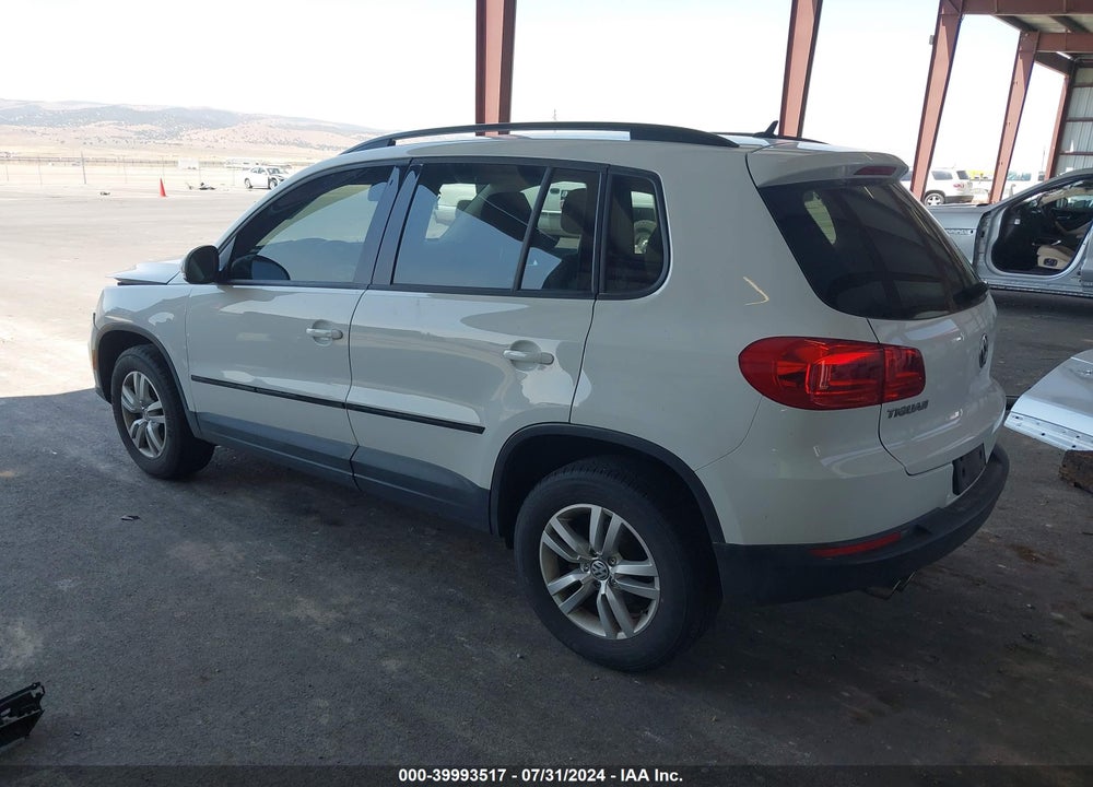 2016 VOLKSWAGEN TIGUAN S VIN: WVGBV7AX0GW543754