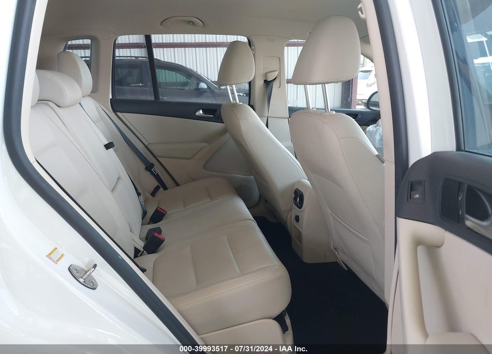 2016 VOLKSWAGEN TIGUAN S VIN: WVGBV7AX0GW543754
