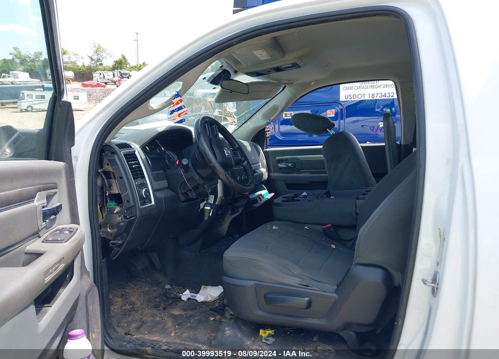 2018 RAM 5500 CHASSIS TRADESMAN/SLT VIN: 3C7WRMDLXJG244010