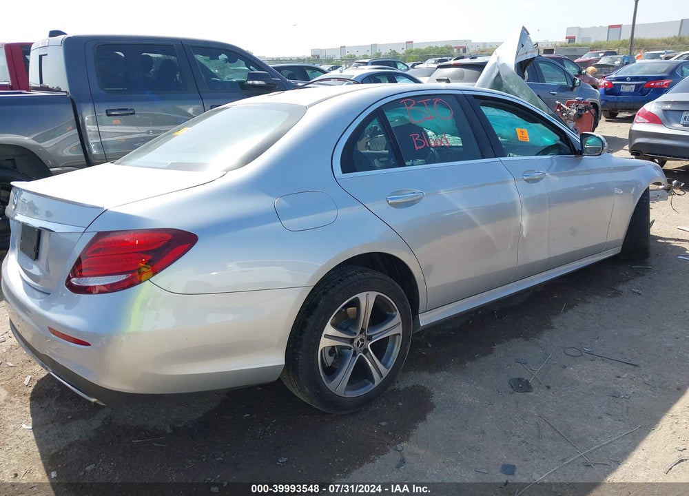 2019 MERCEDES-BENZ E 300 VIN: WDDZF4JB8KA587032